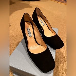 Vintage Curved Prada Pumps - Sz 37 Black